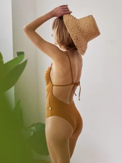 GESCELOS New In Comet - Dark Mustard