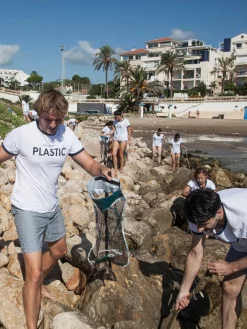 AAC Texteis SA Sale PWYL Man - Oil